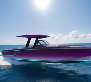<span class=keywords><strong>Bateau</strong></span> de plaisance en fibre de verre orienté vers le sport avec auvent, équilibre des performances et confort sur l'eau, moteur hors-bord, yacht sportif - Product Image 1