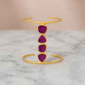 Bracelet manchette ouvert ajustable en laiton plaqué or pour femme, motif floral en pierre naturelle, design croissant, tendance soirée et mode - Product Image 3