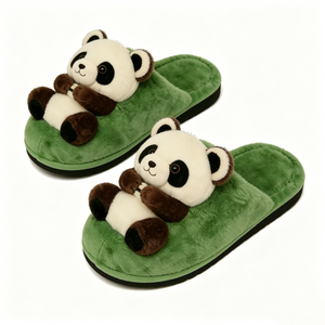 Pantoufles en peluche panda personnalisées, pantoufles d'intérieur panda 3D, pantoufles d'intérieur panda vertes et moelleuses - Product Image 4
