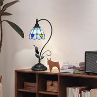 Lampe de table moderne et simple de style Tiffany avec abat-jour en verre teinté pour salle de lecture, chambre à coucher, hôtel, enfants, amoureux, famille, cadeau de vacances