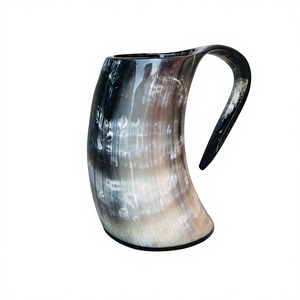 Jarra de Cerveza Redonda de Cuerno de Búfalo Pulido, Hecha a Mano, de Lujo, Ecológica, con Temática Vikinga, Diseño Personalizable y Función Inteligente - Product Image 1