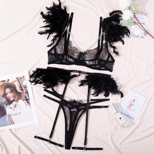 Nouvel ensemble de lingerie érotique en dentelle rose vif à trois pièces avec chaîne, transparent et sexy pour femme - Product Image 6