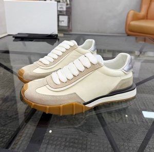 Calzado Deportivo DGG Cómodo y Versátil (para Hombre y Mujer), Híbrido de Cuero Sintético y Nailon, Suela de Goma - Product Image 4