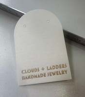 Étiquettes suspendues en carton de 350 g avec couverture rigide, impression UV sensible à la chaleur, étiquettes personnalisées pour entreprises avec trous
