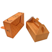 Boîte en carton artistique avec effet de gaufrage à chaud doré, emballage de luxe haut de gamme, impression couleur UV, pâtisserie, friandises sucrées, gâteau avec poignée