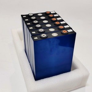 CALB 3.2V 72Ah L135F72 LiFePO4 배터리 셀 등급 A 새로운 에너지 저장 EV 배터리 - Product Image 2