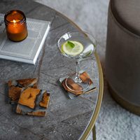 Ensemble de 4 sous-verres modernes en bois de cèdre avec support, finition époxy, protège-tables pour boissons