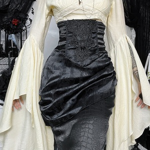 Otoño nuevo vestido de cola de pez de cintura alta irregular es un vestido largo gótico, sexy, Adelgazante y versátil - Product Image 3