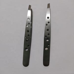 Nouveau Pince à épiler en acier inoxydable à 9 trous Pince à épiler à sourcils en acier inoxydable de qualité médicale - Product Image 6