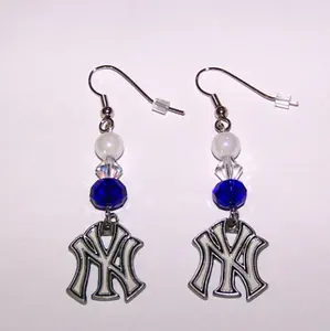 Novità artigianale orecchini con perline blu NEW YORK YANKEES pendono orecchini traforati 2 ''gioielli sportivi lunghi delicati