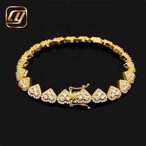 สร้อยข้อมือฮิปฮอปแบบ Cuban Link เงินแท้ 925 ประดับเพชรโมอิสซาไนต์ VVS ขนาด 8 มม. แบบ Iced Out - Product Image 2