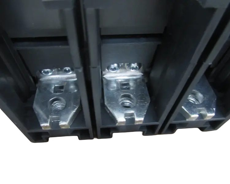 Durable Moulded Case Circuit Breaker with Robust Plastic Enclosure Reliable Electrical Protection