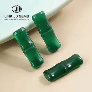 28*9mm प्राकृतिक हरी सुलेमानी बांस नक्काशीदार छोटे पेंडेंट भाग्यशाली सजावट गहने बनाने के लिए
