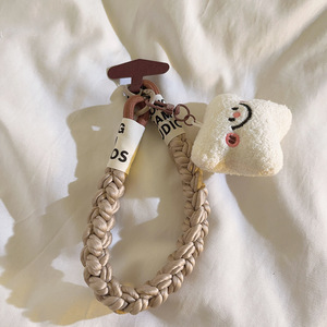 Hot bán phim hoạt hình bánh mì búp bê sang trọng Keychain mềm hợp kim và kim loại ba lô Mặt dây chuyền dễ thương bán buôn nữ trang cho trẻ em - Product Image 5