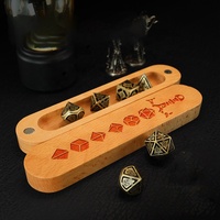 Boîte de rangement en bois magnétique simple personnalisée pour jeux de table, exclusivement la boîte de rangement (les dés ne sont pas inclus)