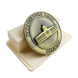 Moneda Conmemorativa de la Serie Personalizada del Fabricante con Logotipo en Relieve 3D, Metal de Aleación de Zinc Bronce Antiguo con Acabado de Latón - Product Image 3