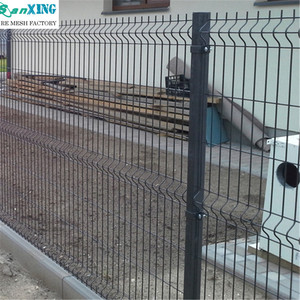 Panneau de clôture en grillage métallique 3D courbé, recouvert de PVC, pour la protection de la cour - Product Image 1