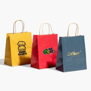 Sacs en papier kraft pour épicerie avec logo KM imprimé pour magasin d'optique avec poignées - Product Image 2