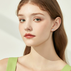 Elegantes pendientes de moissanita en forma de hoja con cristales brillantes para uso diario versátil ocasiones especiales - Product Image 4