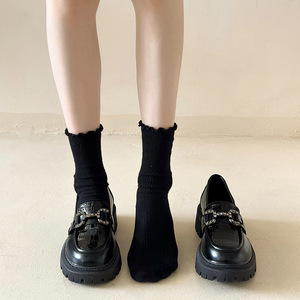 รองเท้าหนังส้นหนาประดับเพชรพลอยสำหรับผู้หญิง รุ่นใหม่ล่าสุดสำหรับฤดูใบไม้ร่วง สไตล์อังกฤษ พื้นหนา ไซส์ใหญ่ - Product Image 4