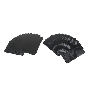 Logo personalizzato nero stampa Design PVC impermeabile carta pubblicitaria plastica gioco a colori Poker set carta da gioco con scatola