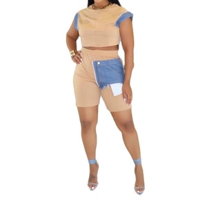 Conjunto de 2 Piezas de Top de Manga Corta y Pantalones Cortos con Diseño de Empalme de Mezclilla para Mujer, a la Moda - Product Image 4