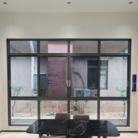 Ventanas Corredizas y Abatibles de Aluminio Modernas, Personalizadas en Plata/Color Personalizado, con Doble Acristalamiento para Dormitorio, Baño y Villa