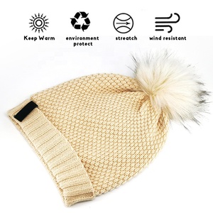 Bonnet en <span class=keywords><strong>laine</strong></span> mérinos <span class=keywords><strong>polaire</strong></span> tricoté avec pompon pour enfants – Vente en gros personnalisée – Bonnets d'hiver pour garçons et bébés – Chapeaux noirs pour enfants - Product Image 3
