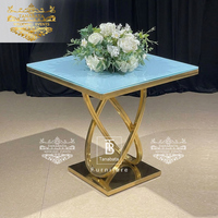 Nouveau design en acier inoxydable pour décorer le socle d'anniversaire Table rectangulaire pour gâteau de mariage élégant