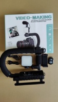 Kit de Vlogging Professionnel pour Vloggers TikTok : Équipement Photographique, Stabilisateur Poignée en U, Microphone, Lumière LED pour Smartphones et Appareils Photo