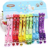 Sanan – collier pour animal de compagnie, mignon, imprimé chat, doux, réglable, collier en peluche avec cloches, accessoires et fournitures