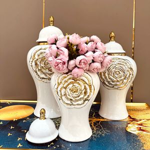 Jarrón de Flores de Lujo Directo de Fábrica, Jarrón Decorativo para Centro de Mesa de Boda, Jarrón de Cerámica Dorado Tipo Ginger Jar para Hotel - Product Image 1