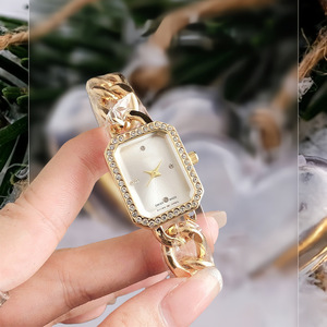 Reloj de pulsera deportivo de lujo para hombres y mujeres, cristal de alta calidad, diamante, moda, estilo Simple, banda de plástico de silicona, aleación de vidrio - Product Image 5