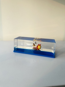 Barco pirata en una botella Barco en una caja Thousand Sunny Drift Bottle Liquid Wave Pirate Ship Decor - Product Image 2