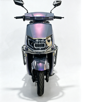 Scooter électrique directement de l'usine, design moderne et minimaliste, mobilité urbaine, moto électrique pour adultes