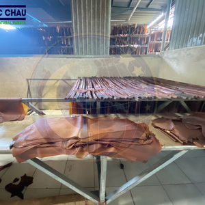 Exportation directe d'usine de feuilles fumées nervurées RSS3 en caoutchouc naturel du Vietnam pour le marché sud-américain - Product Image 1