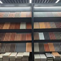 Vente en gros d'usine, panneau mural WPC moderne imperméable de luxe 160*22mm pour revêtement intérieur d'hôtel avec garantie de 5 ans