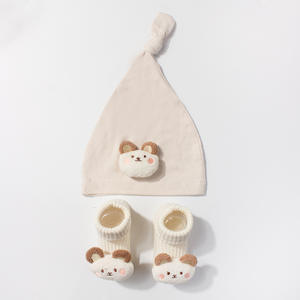 新しいヨーロッパとアメリカのベビーシフォンハットとソックスセットモーダルベアハット子供の組み合わせソフトベビー2ピースセット - Product Image 5