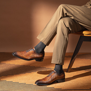 Zapatos de Cuero para Hombre Estilo Europeo 2026, Color Pulido a Mano, Formales de Negocios, Tipo Oxford, Envío Directo Disponible - Product Image 1