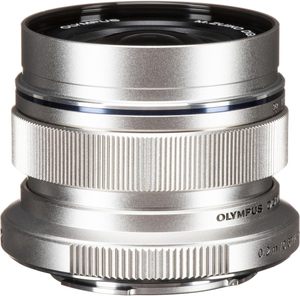 Objectif grand angle compact OM SYSTEM M.Zuiko Digital ED 12mm F2.0 argenté pour capteur 4/3, fabriqué en Chine - Product Image 4