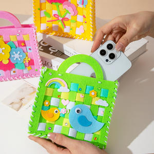 ชุดงานฝีมือทำกระเป๋าถือ DIY สำหรับเด็ก ของขวัญวัน<span class=keywords><strong>แม่</strong></span> กระเป๋าทำมือจากผ้าไม่ถักทอ เป็นมิตรกับสิ่งแวดล้อม พร้อมลายดอกคาร์เนชั่น ของเล่นเสริมพัฒนาการ - Product Image 5