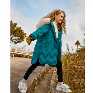 Nuevo estilo de invierno niñas abajo chaqueta niños ropa mantener caliente chaqueta para niña con capucha de piel