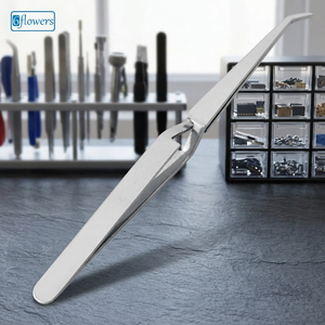Pince à épiler pour sourcils à action inversée, en acier inoxydable, durable, style moderne, avec prise en main facile - Product Image 3