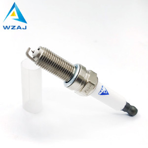 หัวเทียน WZAJ รุ่น PLKR7A แบบอิริเดียม สำหรับเครื่องยนต์เบนซินรถยนต์เมอร์เซเดส-เบนซ์ ซี อี เอส จีแอลเอ จีแอลซี ซีแอลเอ ซีแอลเอส คลาส - Product Image 1