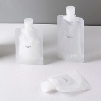 Sachets d'échantillons cosmétiques personnalisés en gros, emballage d'échantillons minuscules pour soins de la peau, sachet liquide avec bec verseur thermoscellable