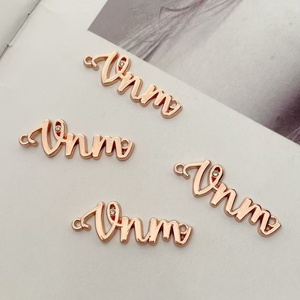 ป้ายโลหะคุณภาพสูงแบบกำหนดเองสำหรับติดเสื้อผ้า ป้ายชื่อโลหะ ป้ายโลโก้โลหะสำหรับฮิญาบ/อาบายะห์ - Product Image 1