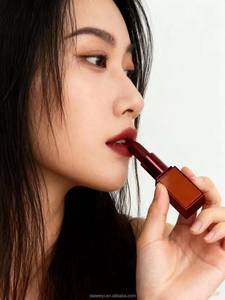 Brillo Labial Vegano Personalizado de Marca de Fábrica, Crema de Seda, Antiadherente, No se Desvanece, Mate, Duradero, Resistente al Agua, Certificado HALAL - Product Image 3