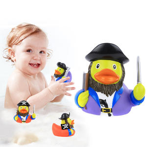 Pato pirata con logotipo personalizado al por mayor, plástico respetuoso con el medio ambiente, agua <span class=keywords><strong>de</strong></span> baño para bebés, juego flotante con sonido <span class=keywords><strong>de</strong></span> <span class=keywords><strong>goma</strong></span>, patito chirriante - Product Image 4