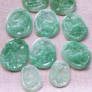 Ciondoli Zodiacali in Giada Giadaite del Myanmar: Ratto, Mucca, Tigre, Coniglio, Drago, Serpente, Cavallo, Pecora, Scimmia, Gallo, Cane, Maiale - Vendita all'Ingrosso - Product Image 2