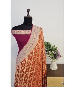 Sari de Georgette Khaddi Puro de Alta Calidad, Tejido Semimanual, Suave y Lujoso, con Exquisita Tejeduría Zari, Tradicional para Fiestas, Secado Rápido al Sol - Product Image 5